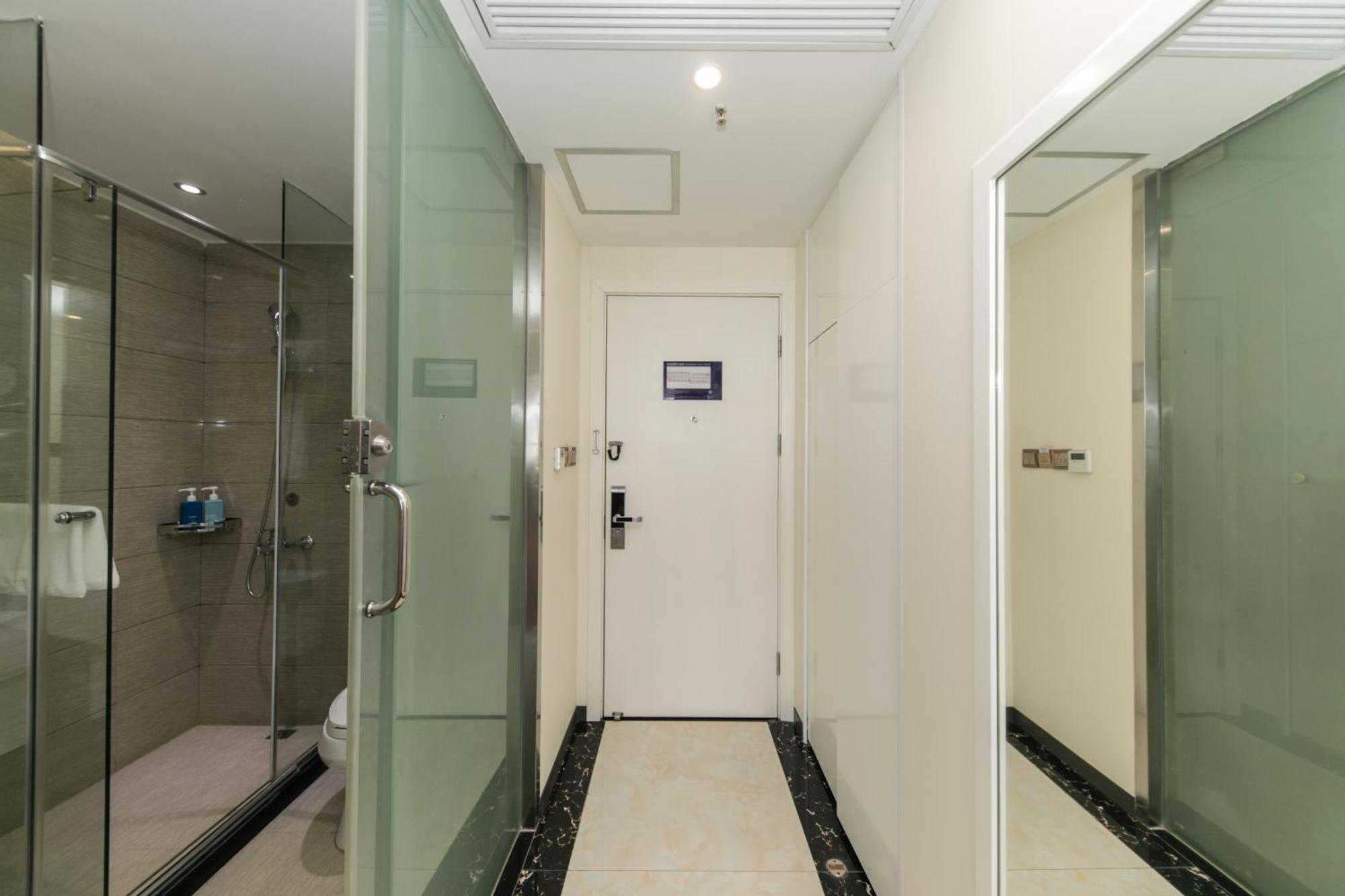 Starway Hotel At Pudong Shanghai Exterior photo