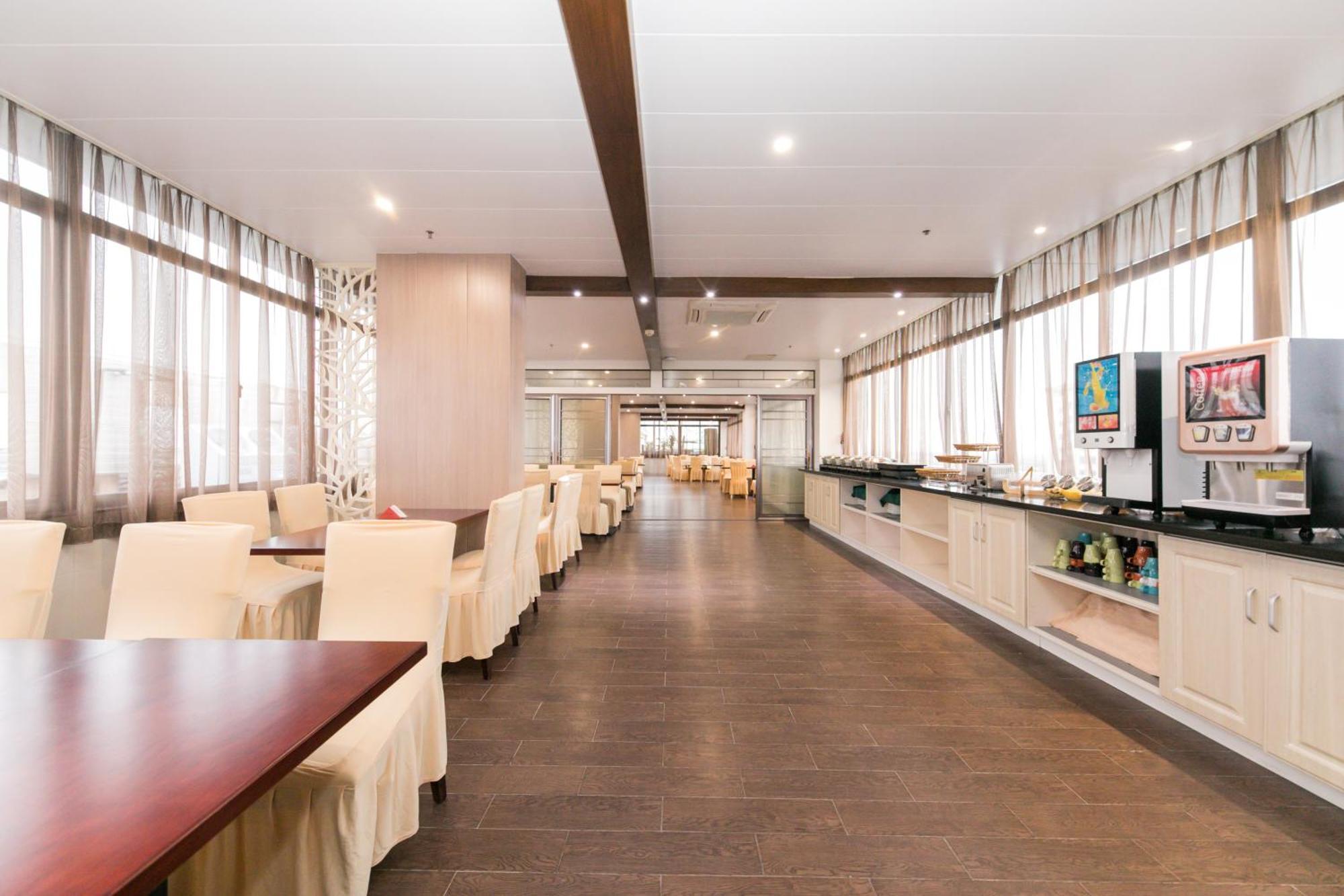 Starway Hotel At Pudong Shanghai Exterior photo